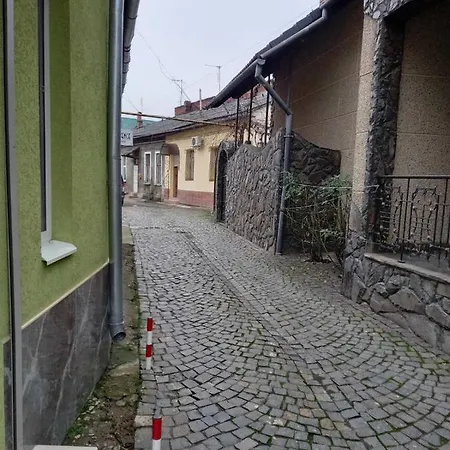 1 комнатная в центре мукачева, улица мира *