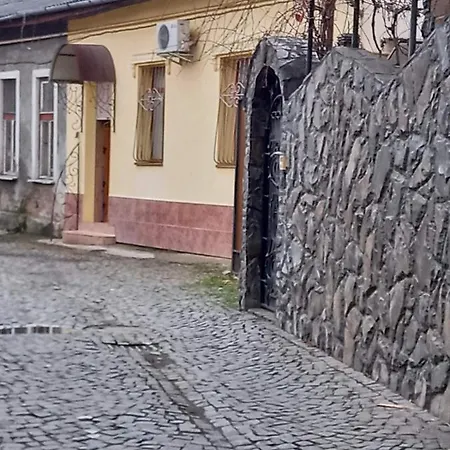 1 комнатная в центре мукачева, улица мира Apartament *